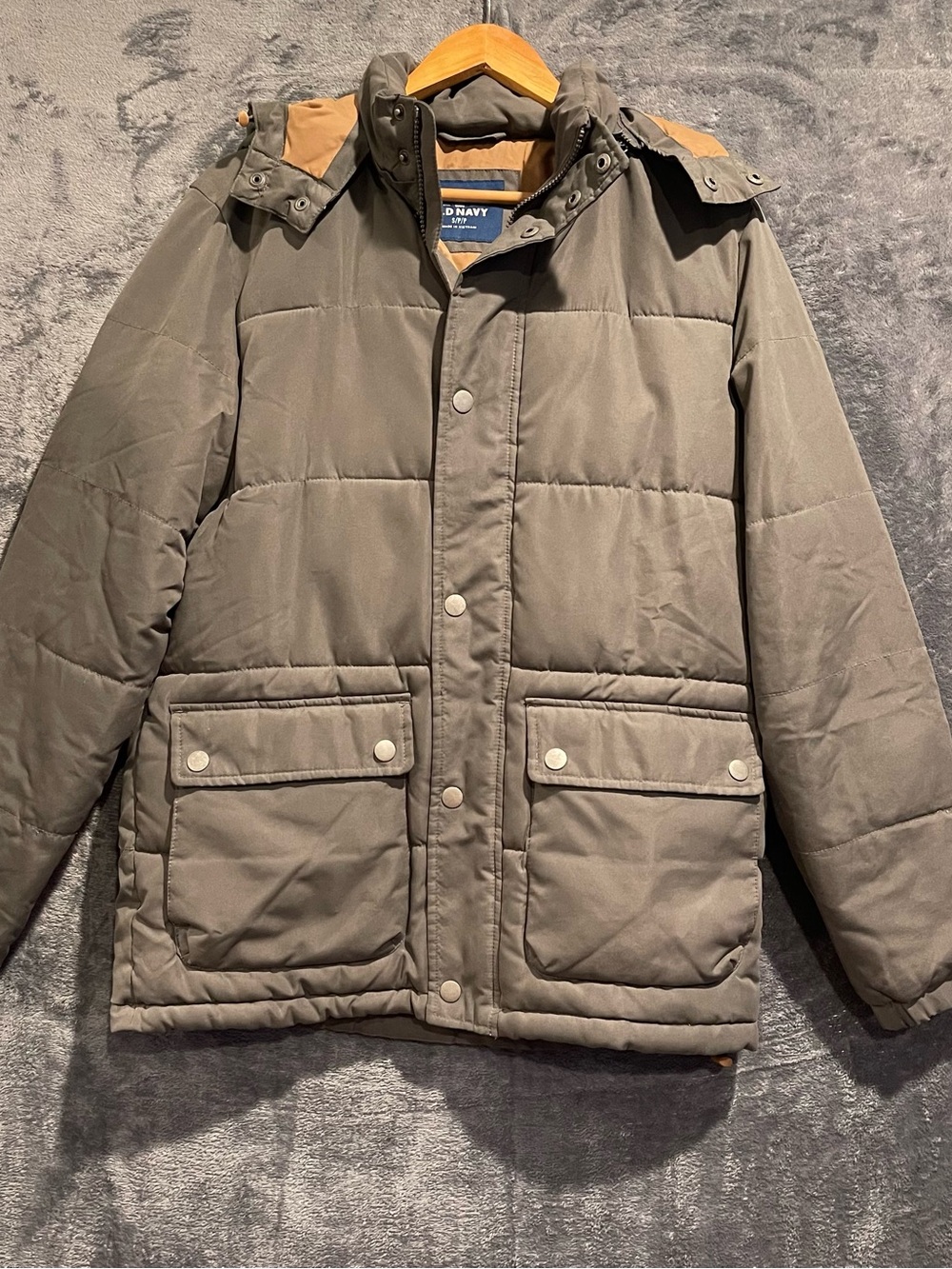 Old Navy Women’s Small Gray Quilted Hooded Puffer Jacket with Tan Trim Outdoor